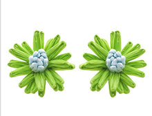 Raffia Daisy Studs